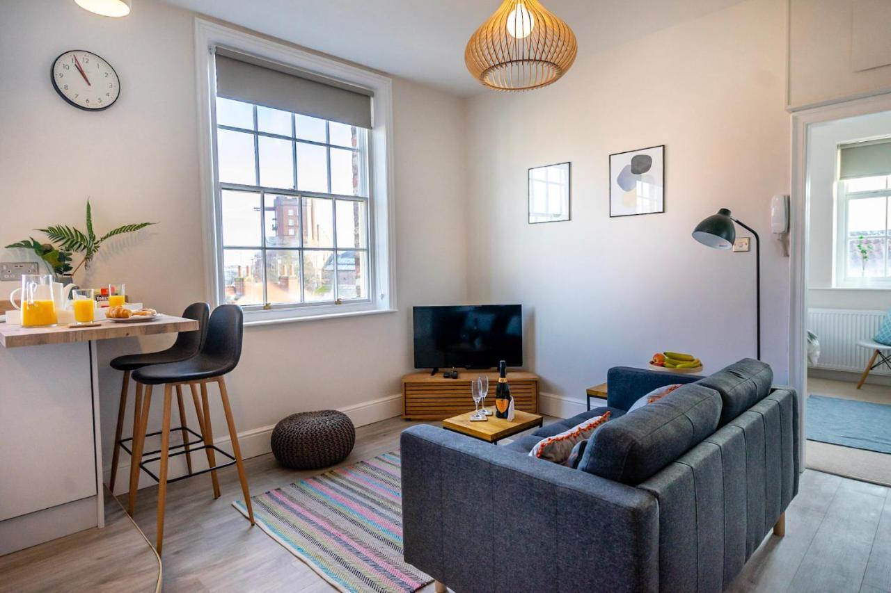 Riverside Loft *